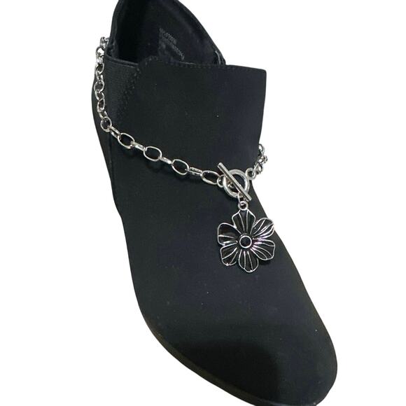 Womens Boot Chain Silver Tone w/flower pendant that can be worn on any side. NWT - Picture 4 of 6